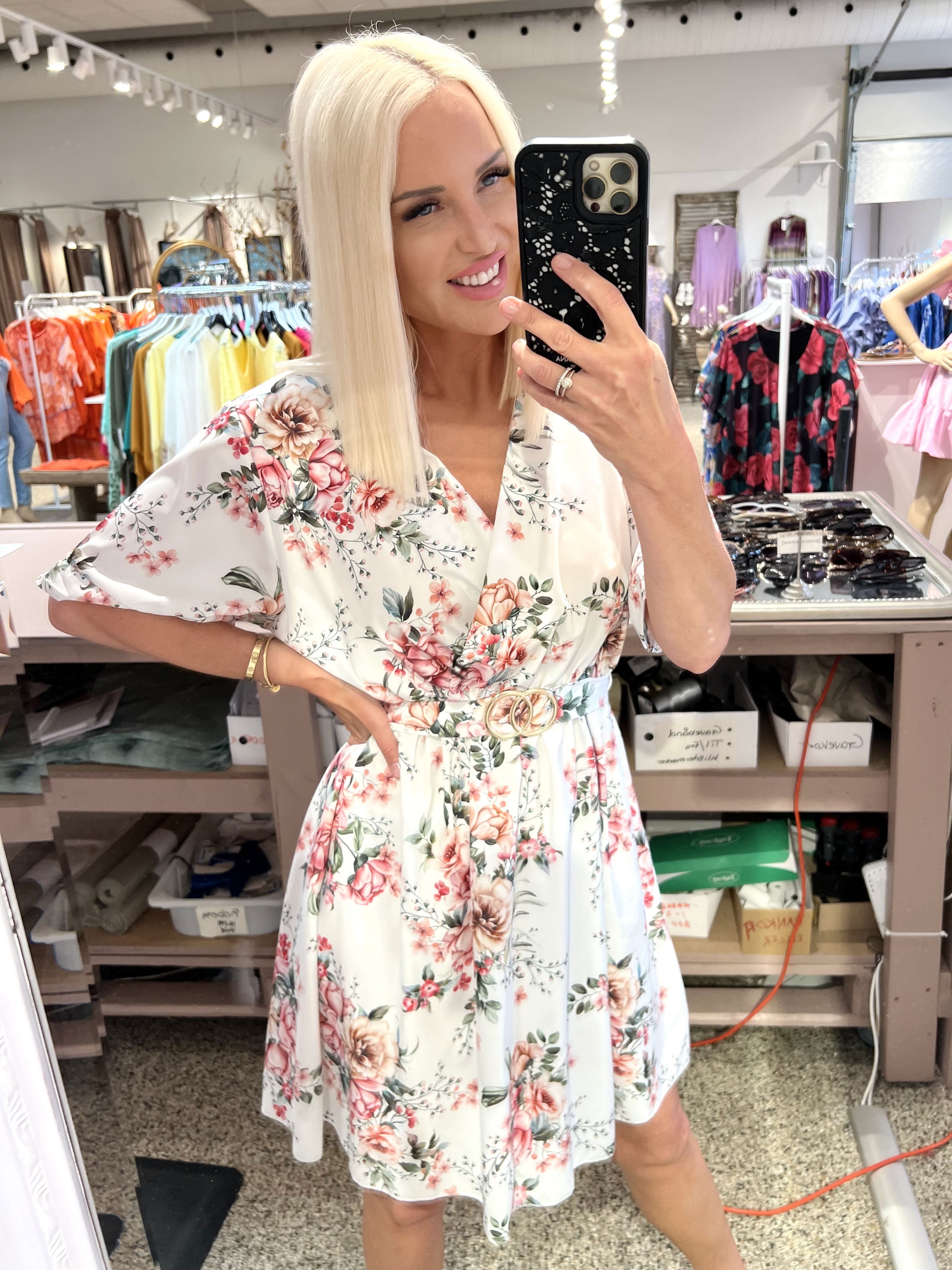 Alvas - Klänning med blommönster och guldspänne